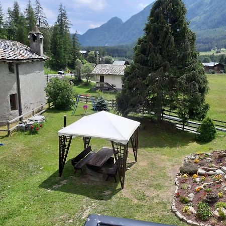The Snow - Appartamento Panoramico Con Balcone Champoluc Buitenkant foto