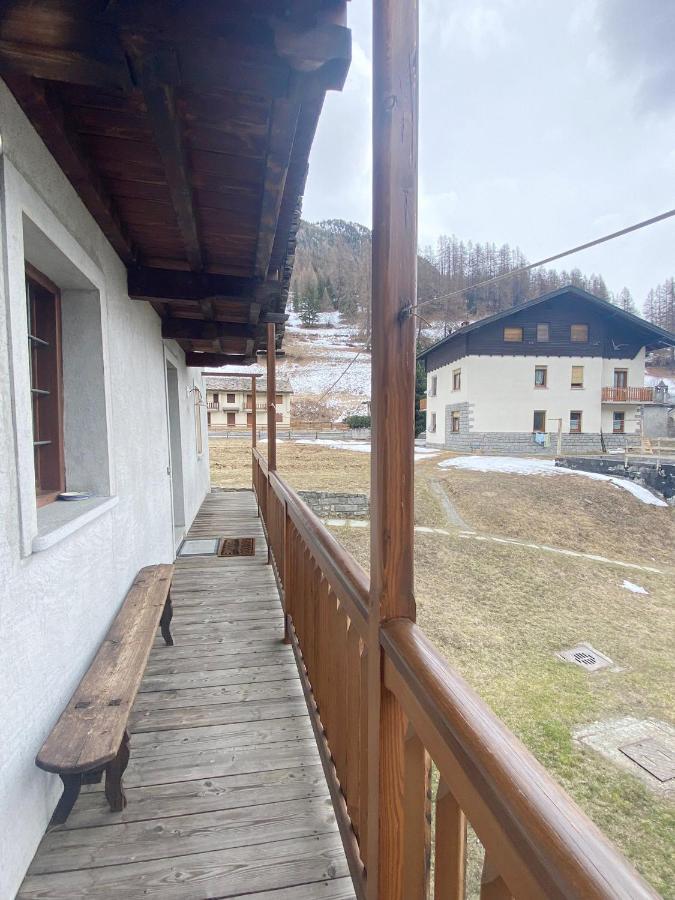 The Snow - Appartamento Panoramico Con Balcone Champoluc Buitenkant foto